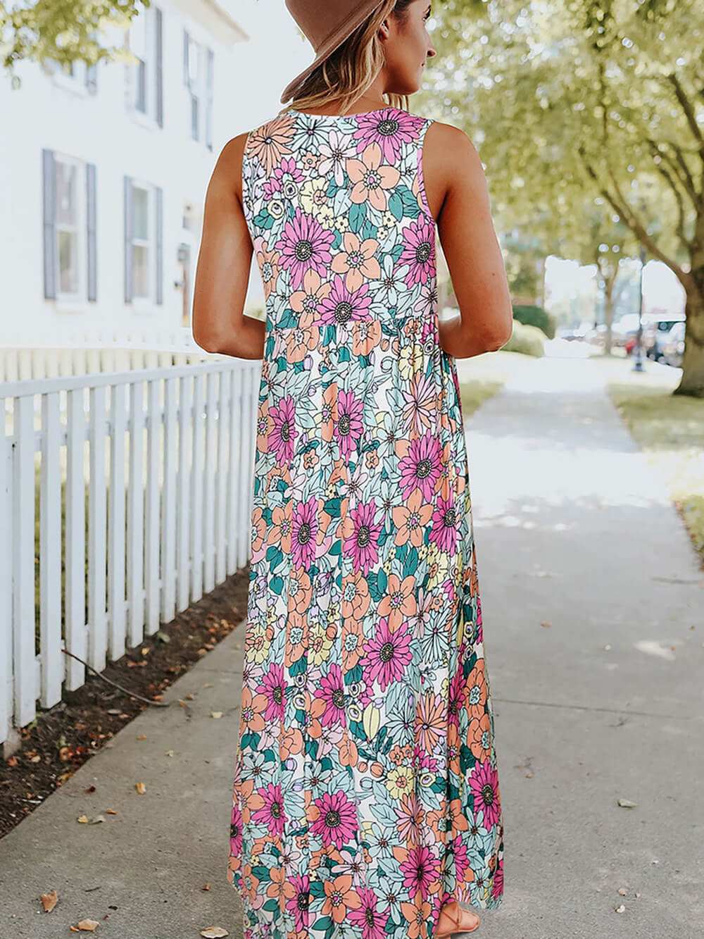 Ärmelloses Maxikleid: Hohe Taille, Blumenmuster im Hippie-Stil