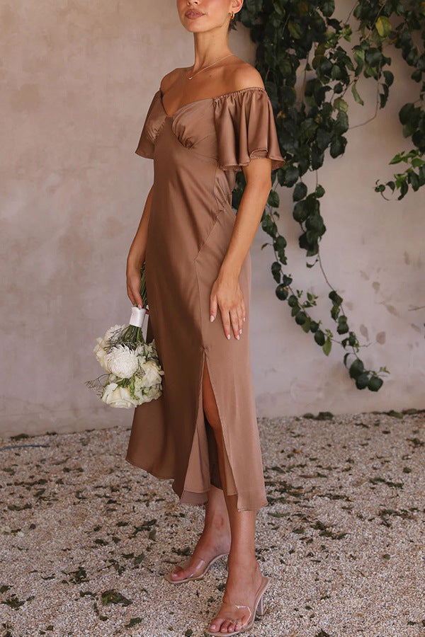 Midi-Kleid mit Seitenschlitz: Carmen-Ausschnitt, Volantärmel