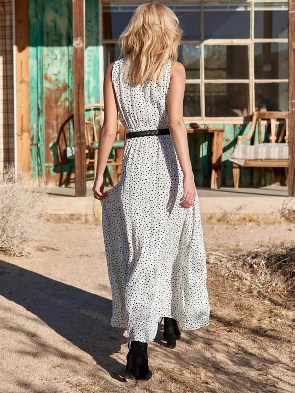 Böhmisches ärmelloses Maxikleid mit V-Ausschnitt und Tupfenmuster
