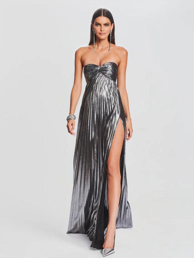 Raffiniertes, geknotetes Abendkleid mit Schlitz