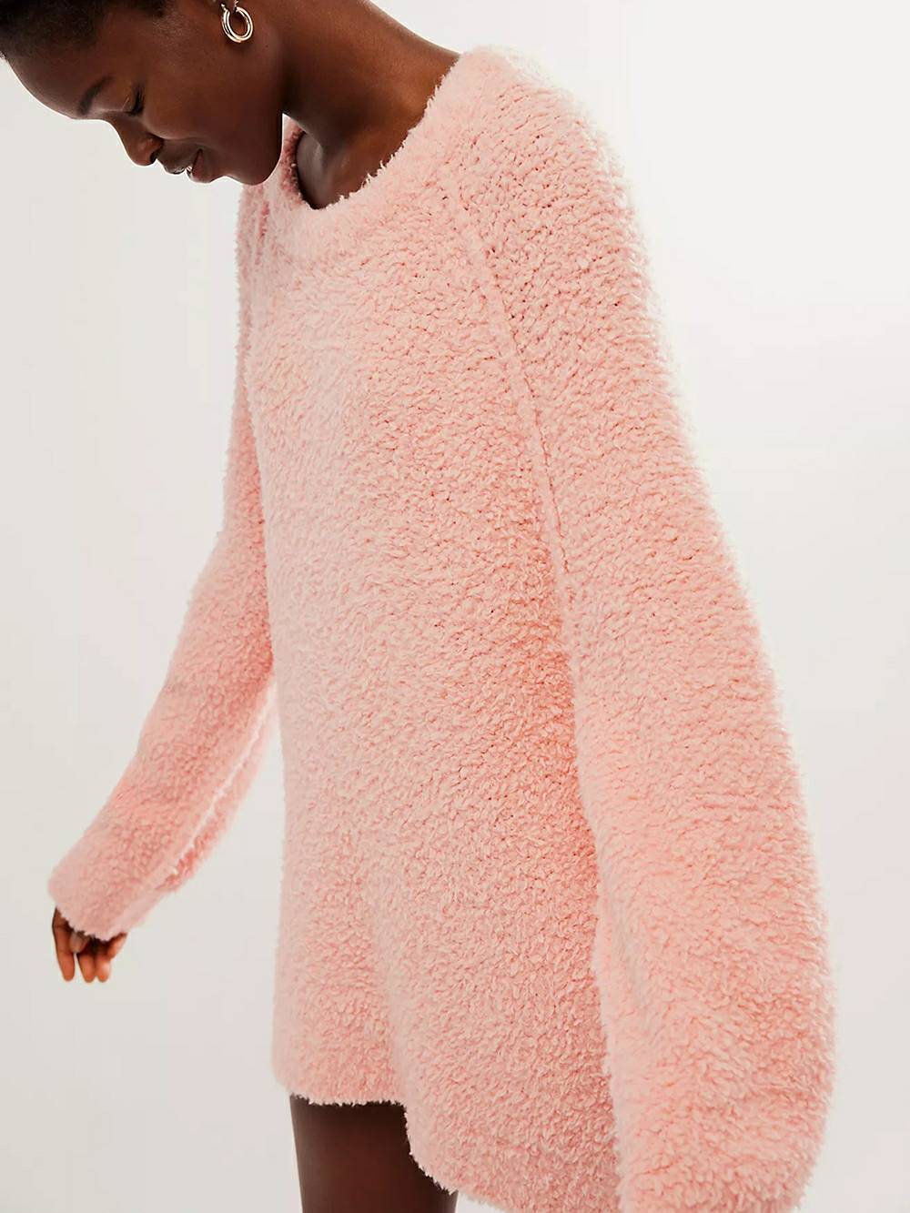 Spitzen-Minikleid & Teddy-Pullover