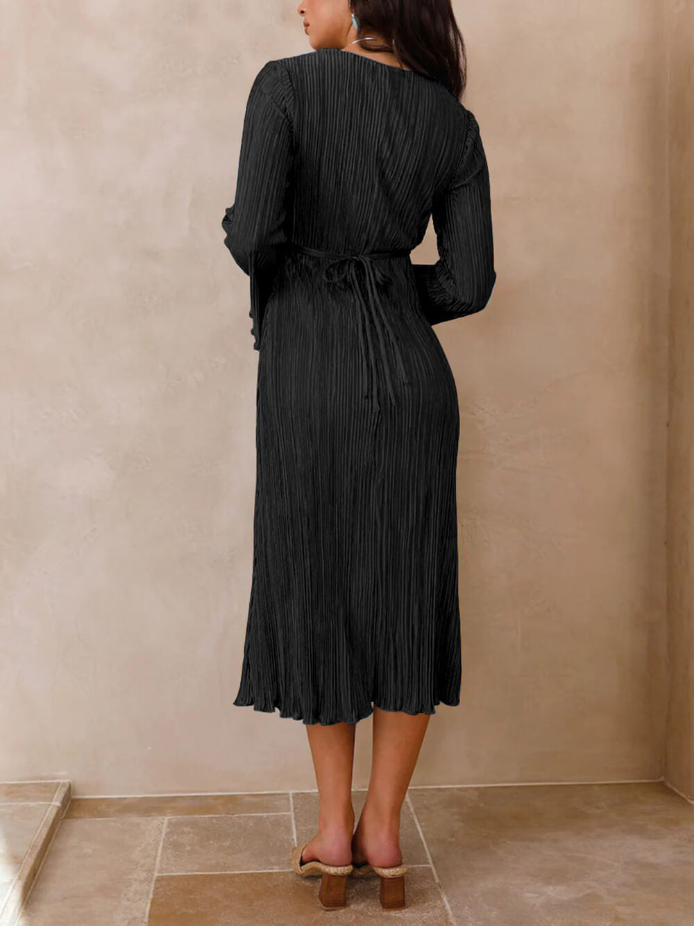Midi-Kleid mit Glockenärmeln, Falten und Bergblick-Muster