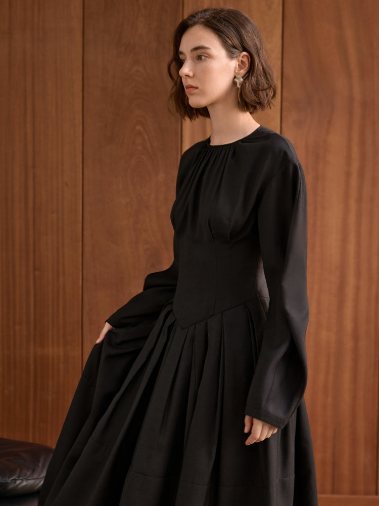 Pariser Falten-Midi-Kleid