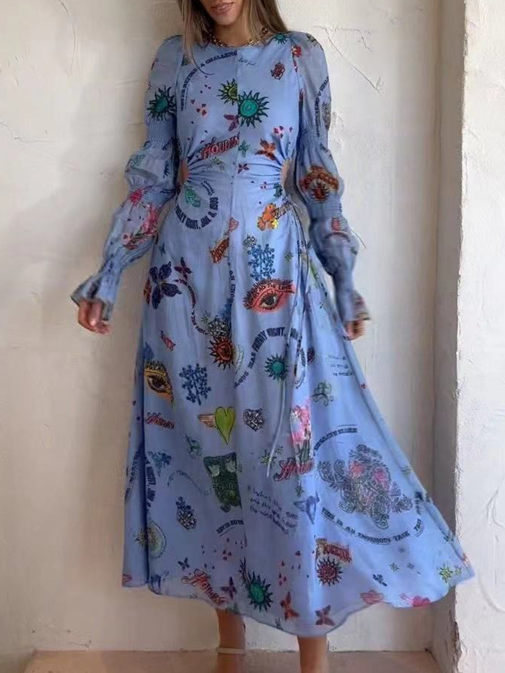 Graffiti-Laterne ausgeschnittenes kurzes Midikleid