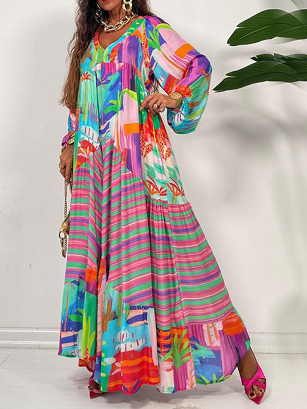 Oversized Maxikleid mit V-Ausschnitt und Print