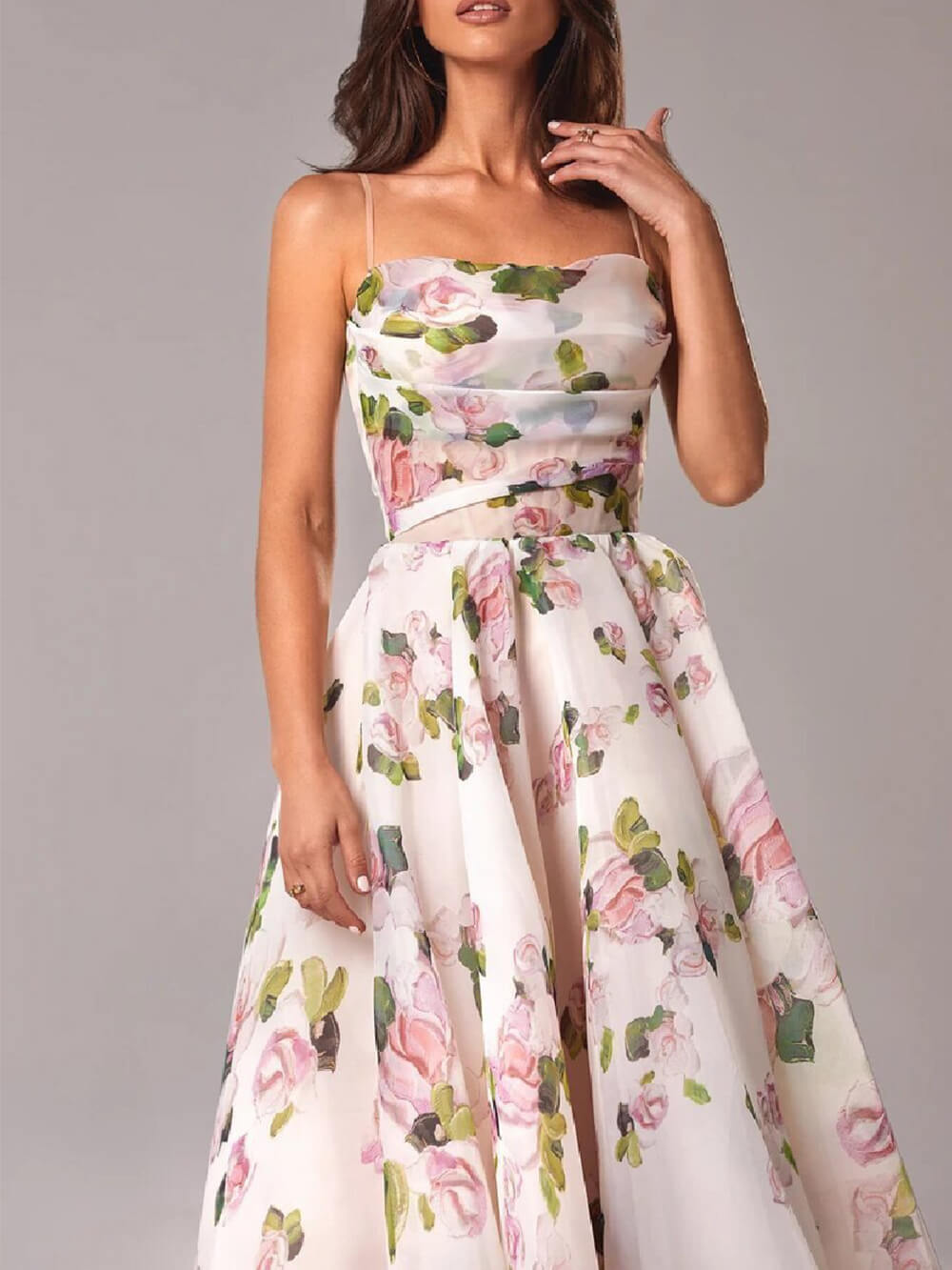 Trägerloses, ärmelloses bedrucktes Swing-Midikleid
