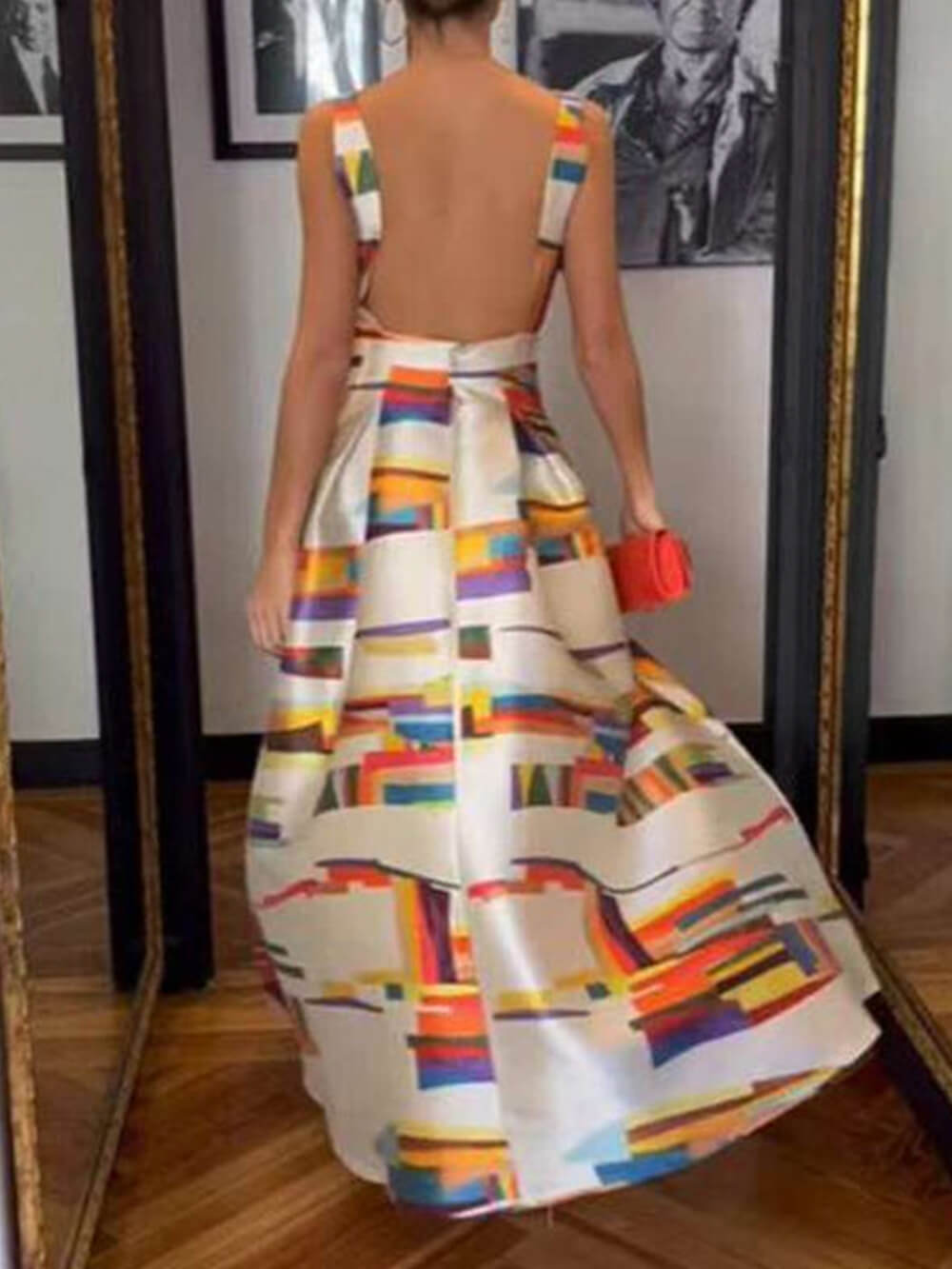 Elegantes ärmelloses, rückenfreies bedrucktes Party-Maxikleid