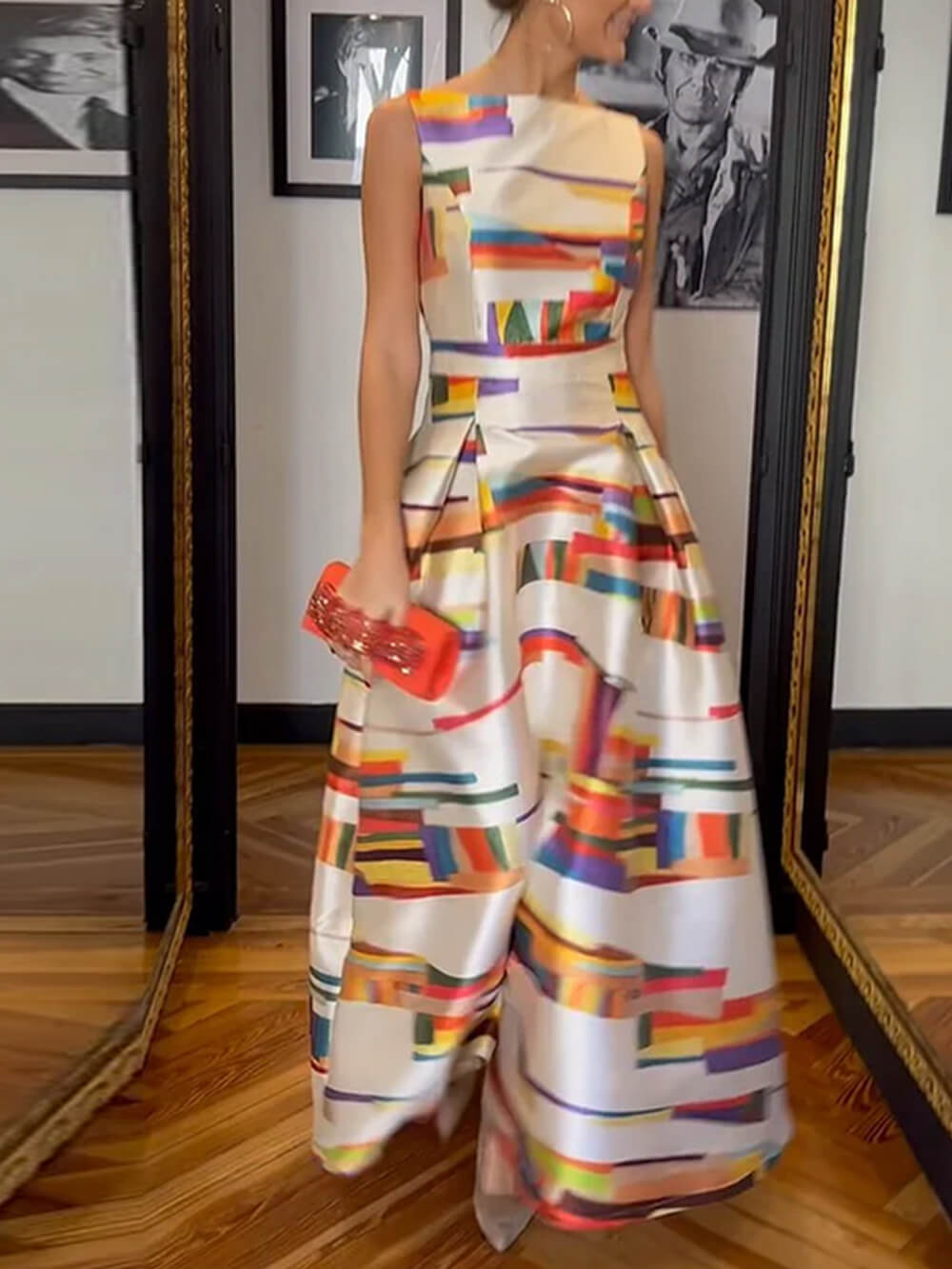 Elegantes ärmelloses, rückenfreies bedrucktes Party-Maxikleid