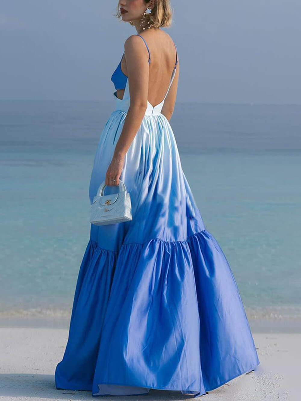 Maxikleid mit Farbverlauf, Cut-Out und Stufenrock