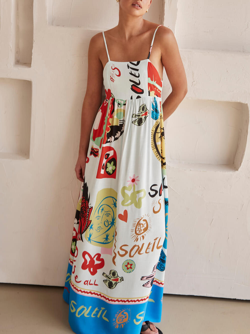 Raffiniertes Satin-Maxikleid mit einzigartigem Print