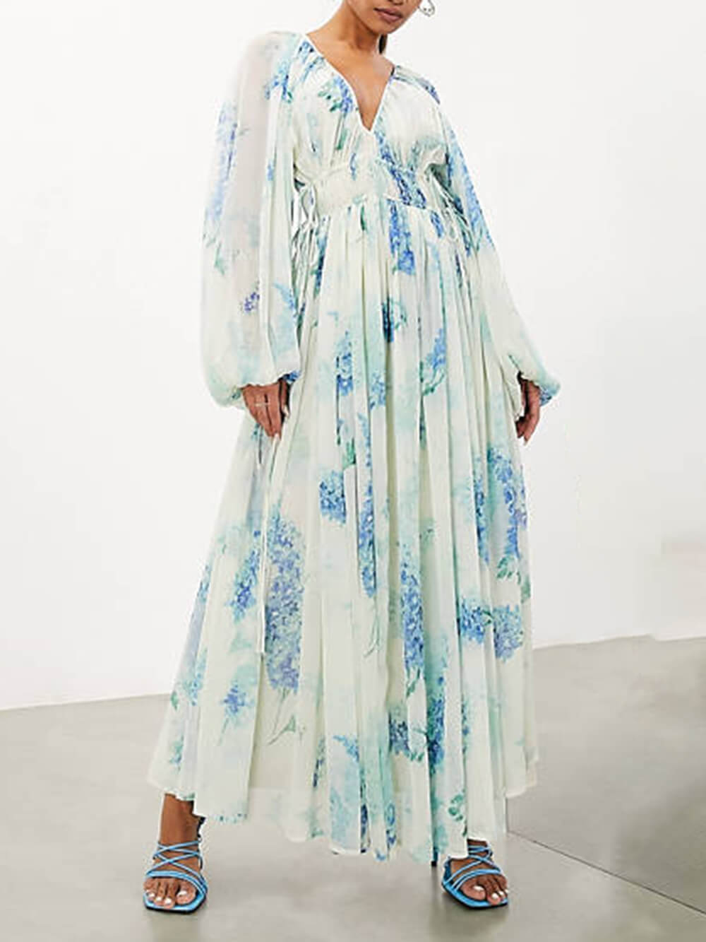 Maxikleid aus Chiffon mit Blumenmuster und Tunnelzug in der Taille