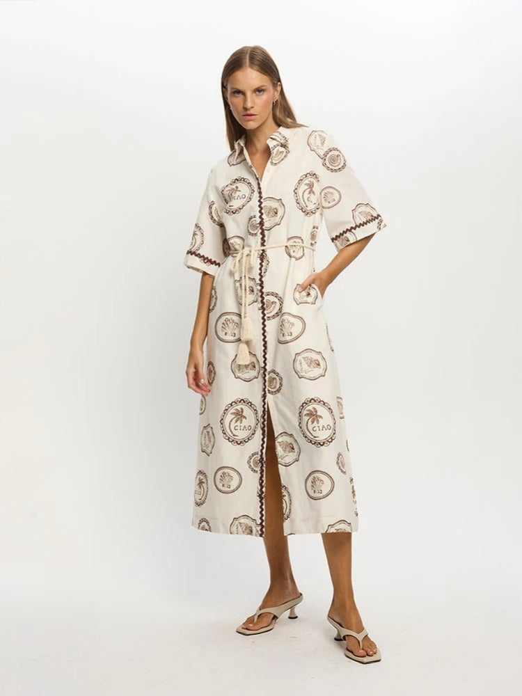 Kleid mit Hemdkragen und kurzen Ärmeln