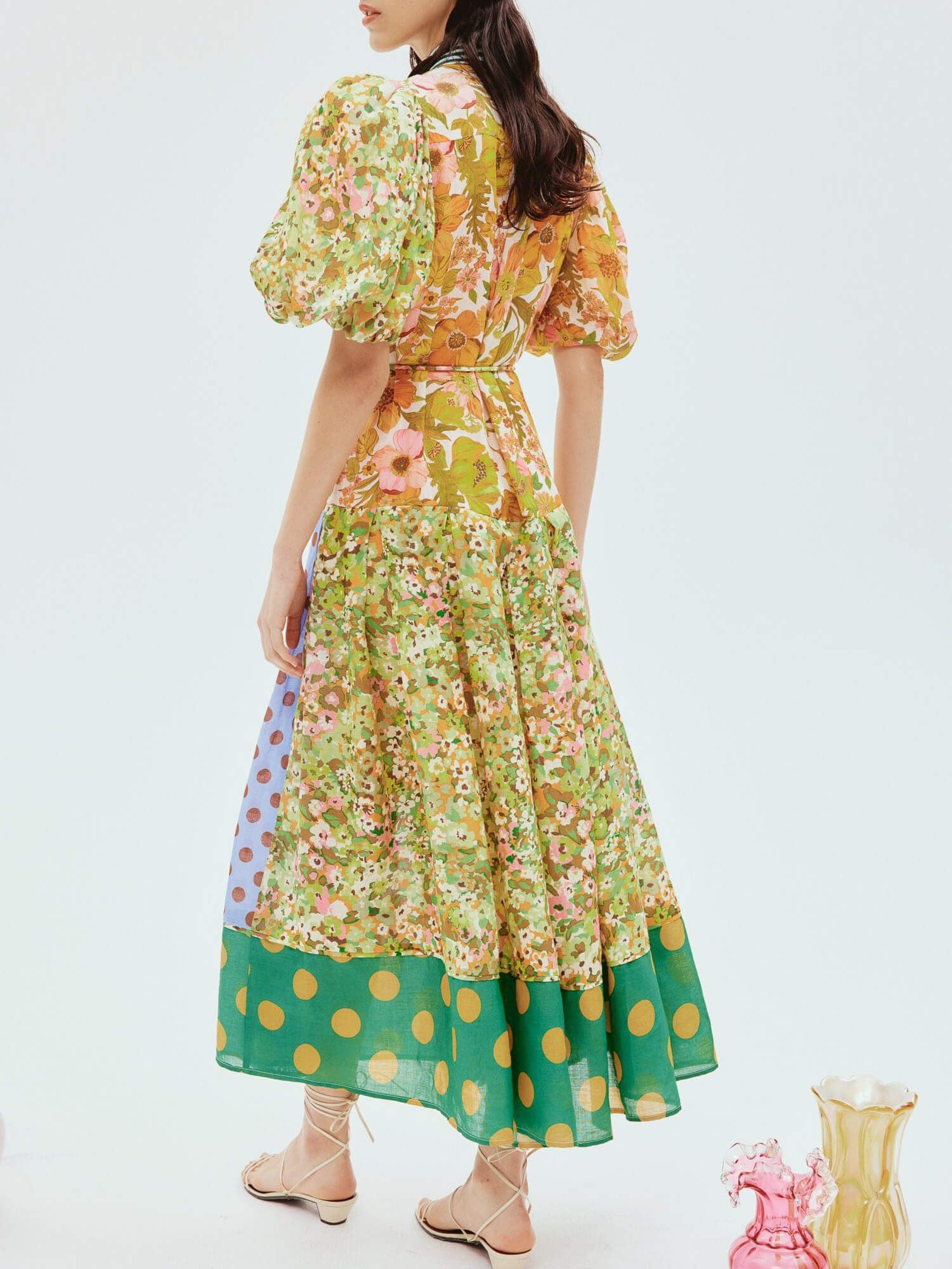 Exquisites Midi-Kleid mit Retro-Blumenmuster und Puffärmeln