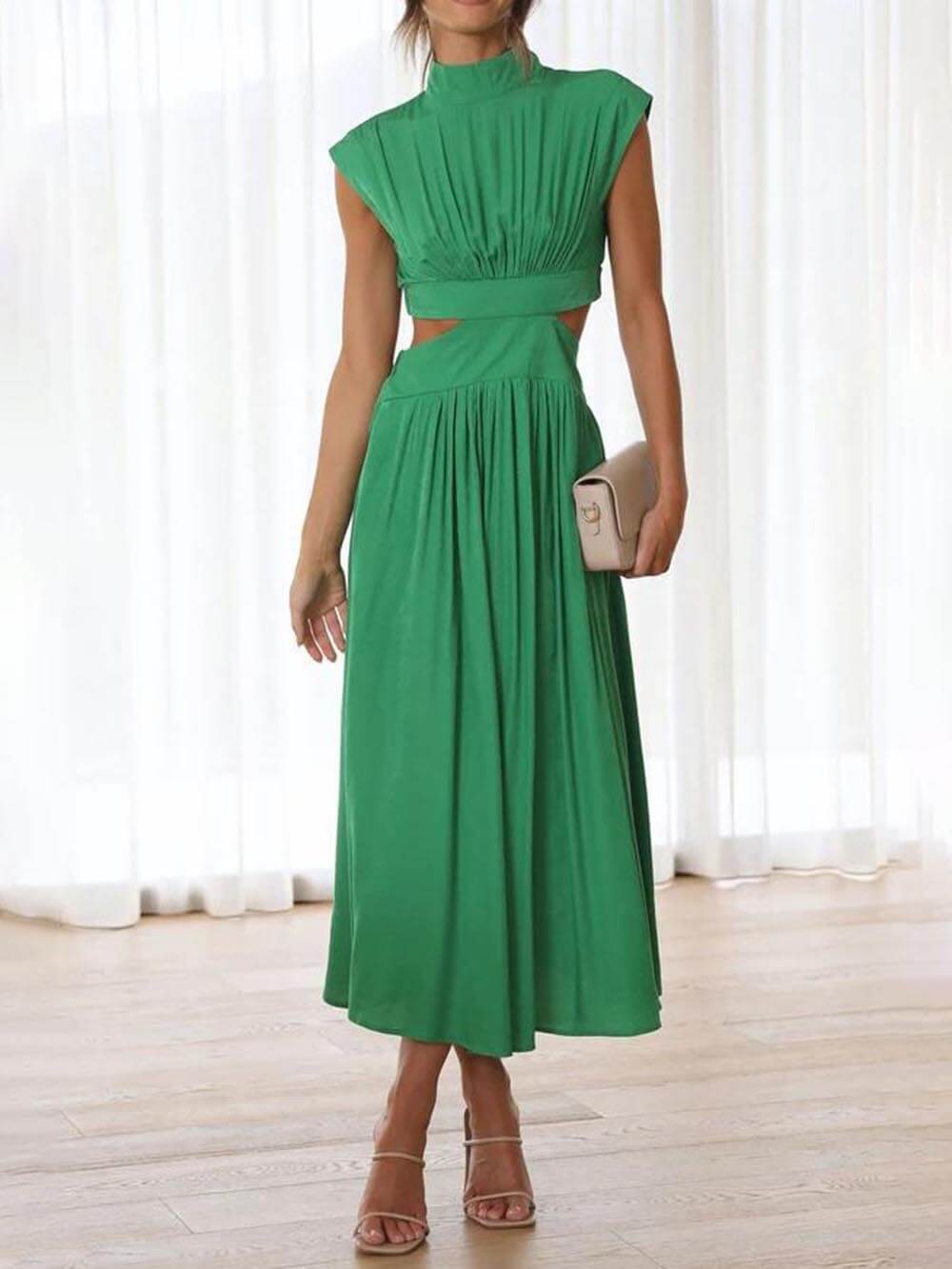 Midikleid mit Cut-out-Taille und Taschen für den Urlaub