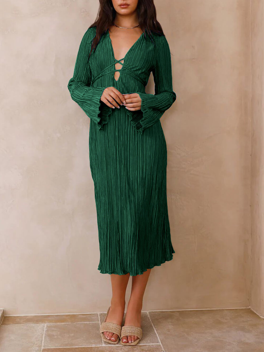 Midi-Kleid mit Glockenärmeln, Falten und Bergblick-Muster