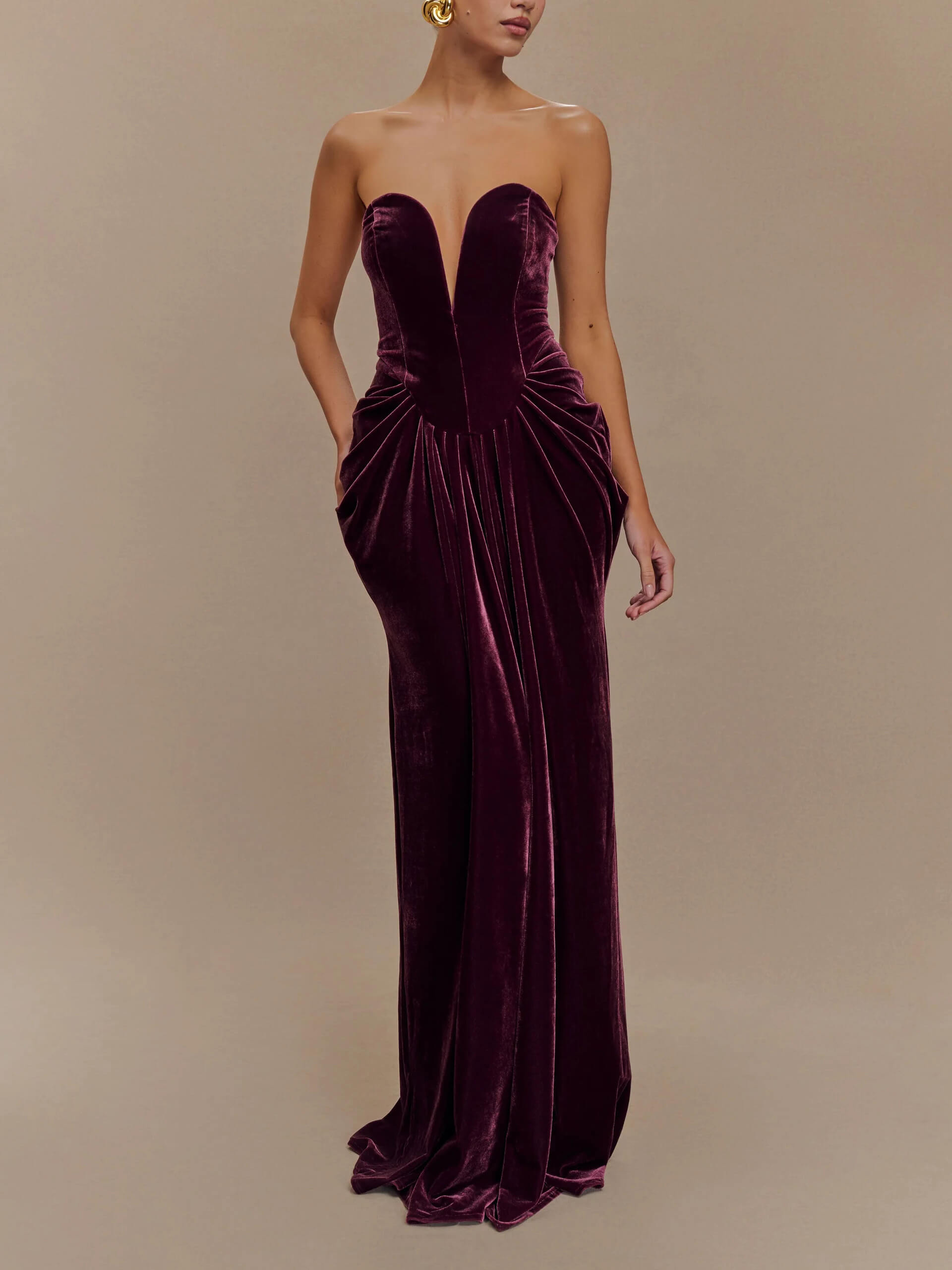 Trägerloses Samt-Maxikleid – Pflaume