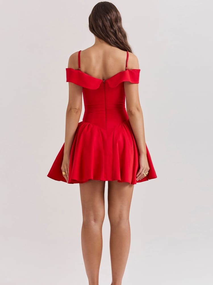 Scharlachrotes schulterfreies Mini-Kleid mit Spaghettiträgern