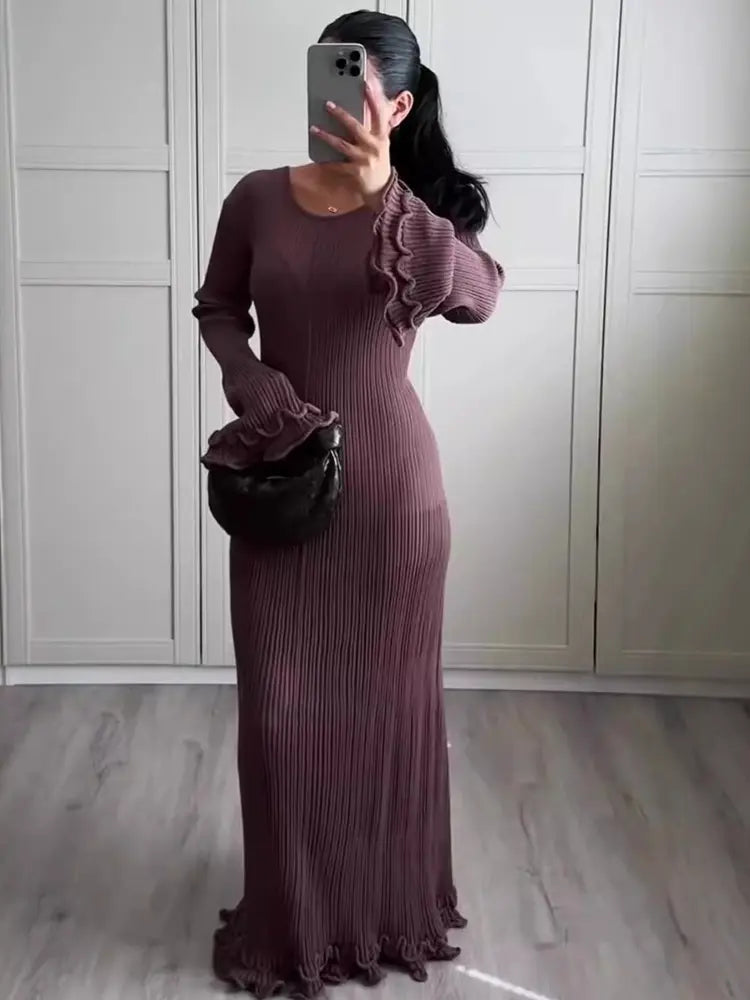 Strick-Maxikleid mit Trompetenärmeln