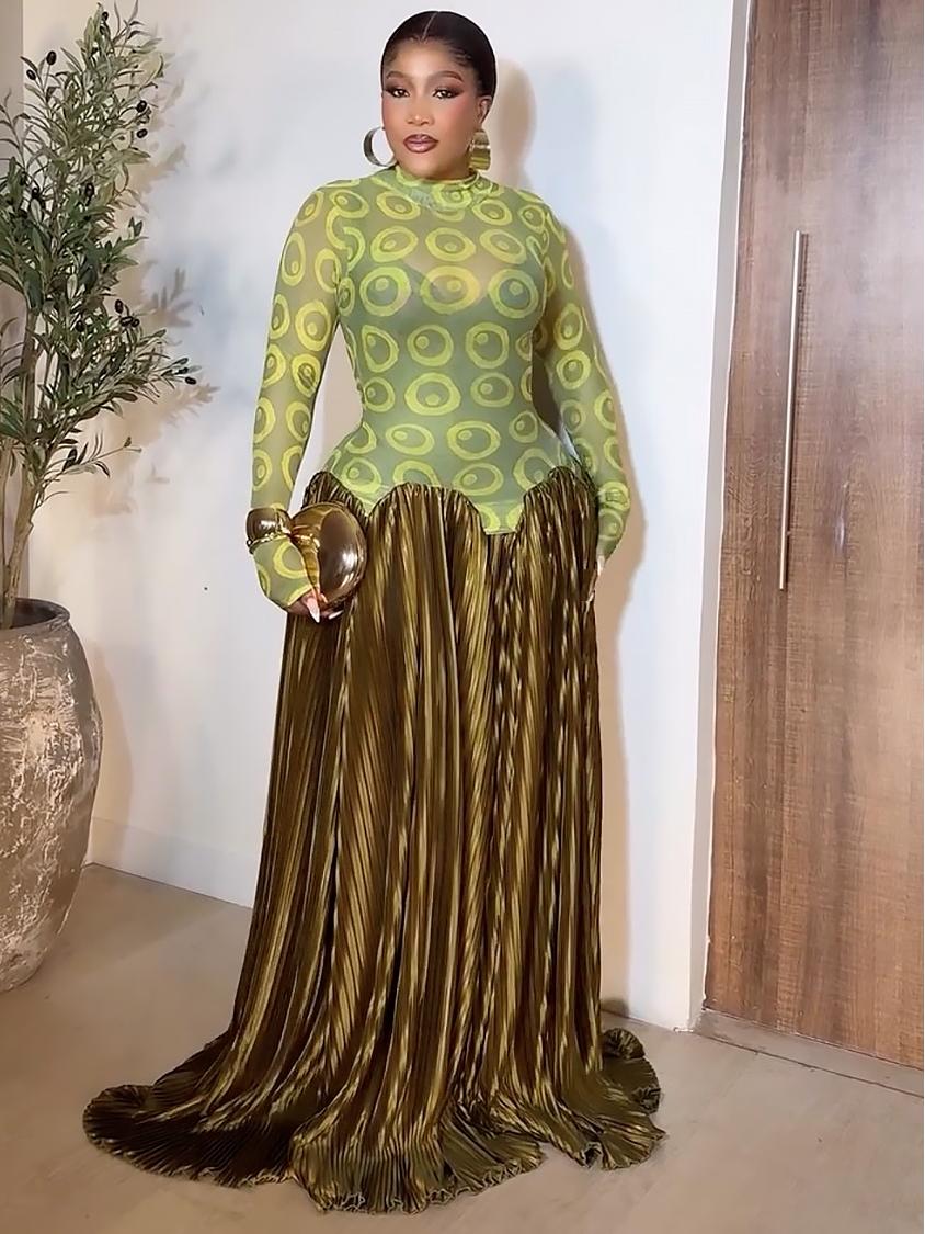 Maxikleid mit Falten und Netz-Einsätzen im Retro-Stil