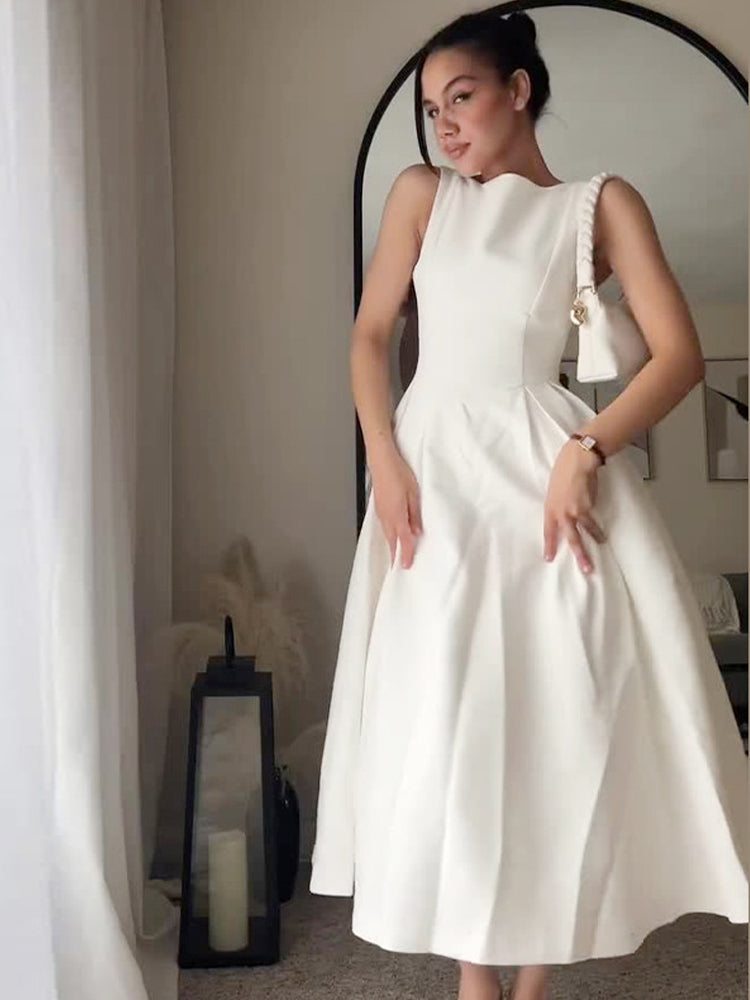 ÄRMELOSES RÜCKENFREIES KLEID