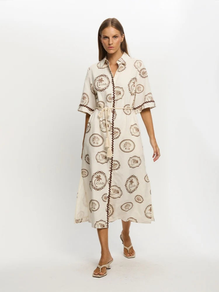 Kleid mit Hemdkragen und kurzen Ärmeln