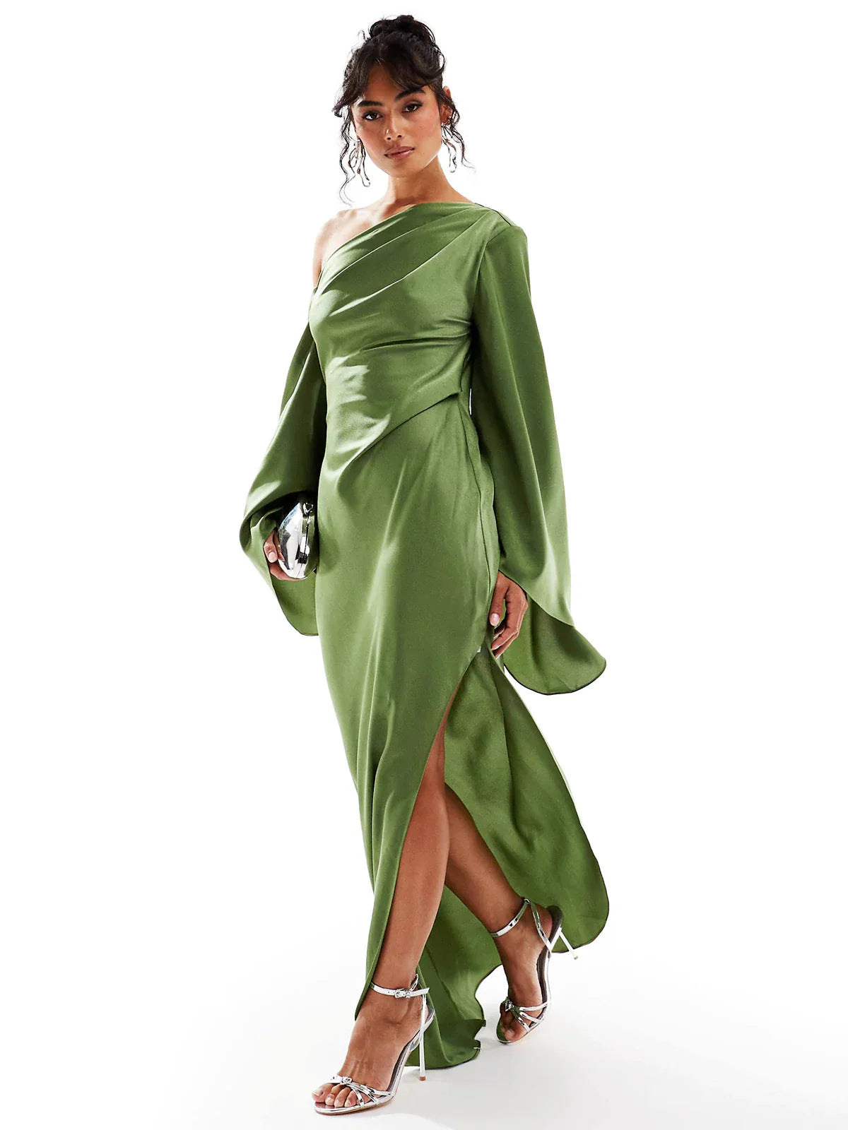Grünes asymmetrisches Satin-Maxikleid