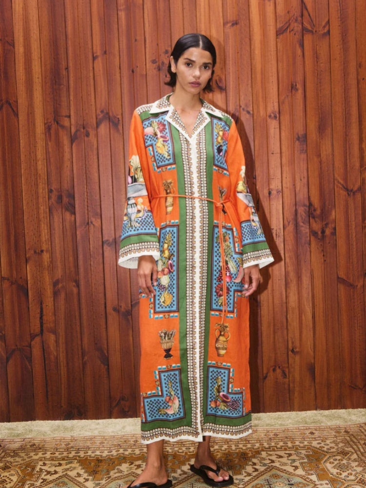 Tailliertes Leinenkleid mit langen Ärmeln