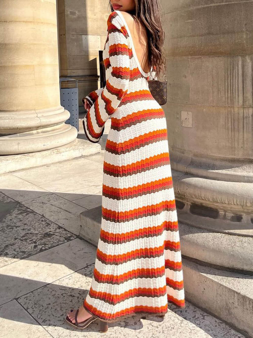 Gehäkeltes Maxikleid mit Zickzackmuster und offenem Rücken