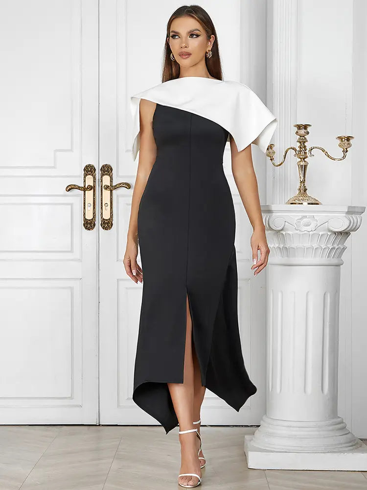 Enges schwarz-weißes Kleid