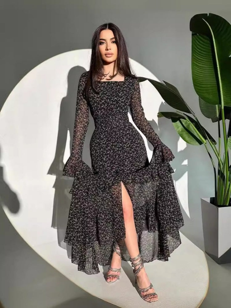 Schwarzes geblümtes Glocken-Maxikleid