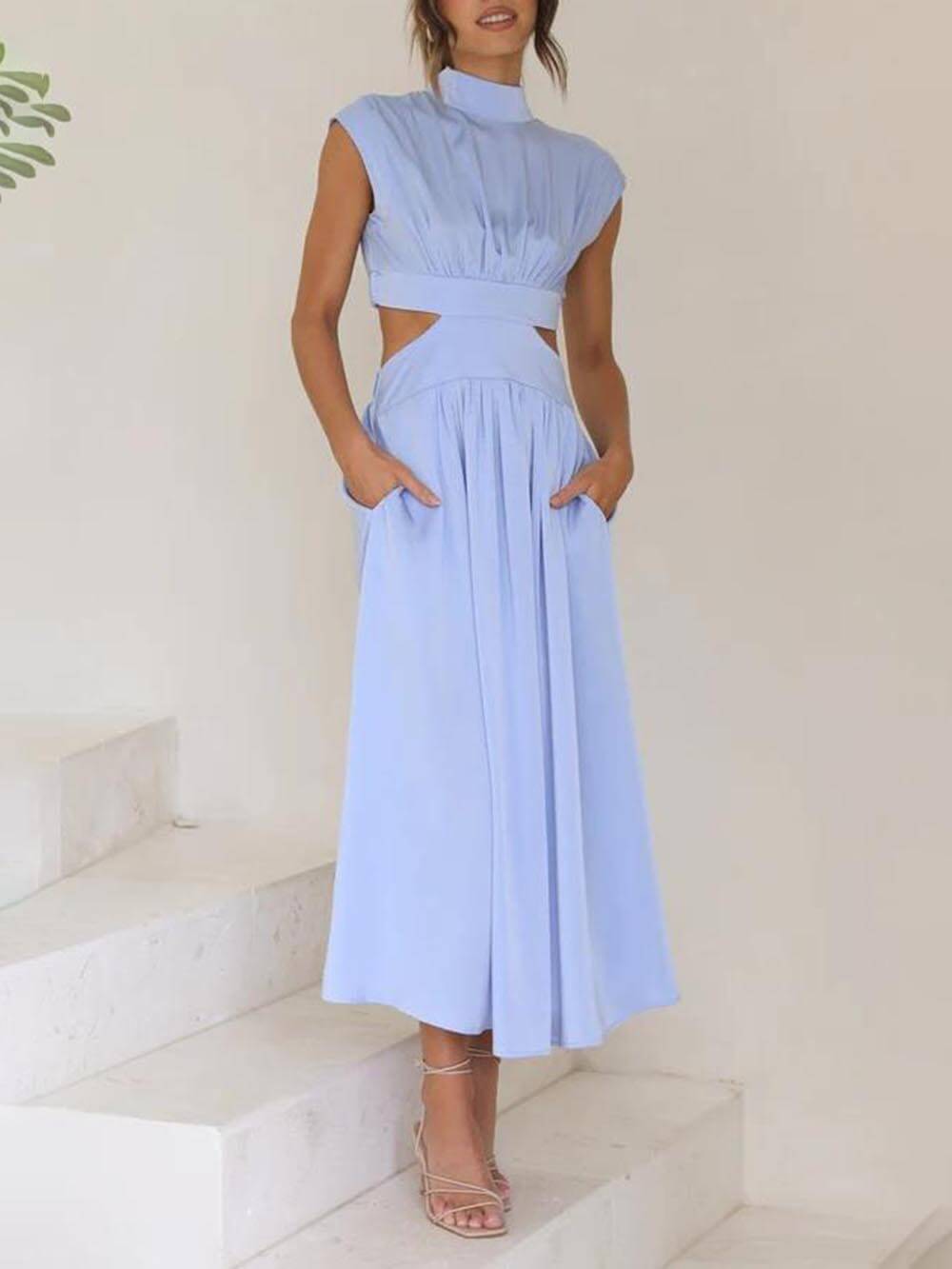 Midikleid mit Cut-out-Taille und Taschen für den Urlaub