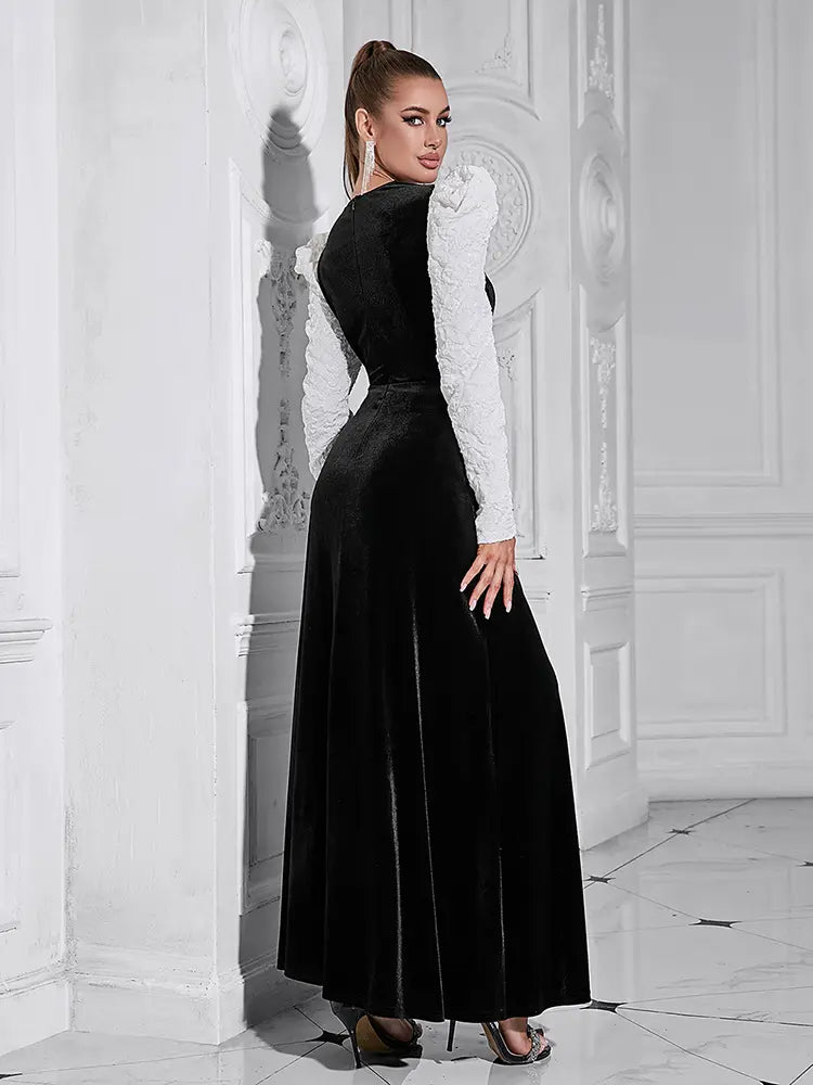 Neues figurbetontes Kleid mit U-Ausschnitt