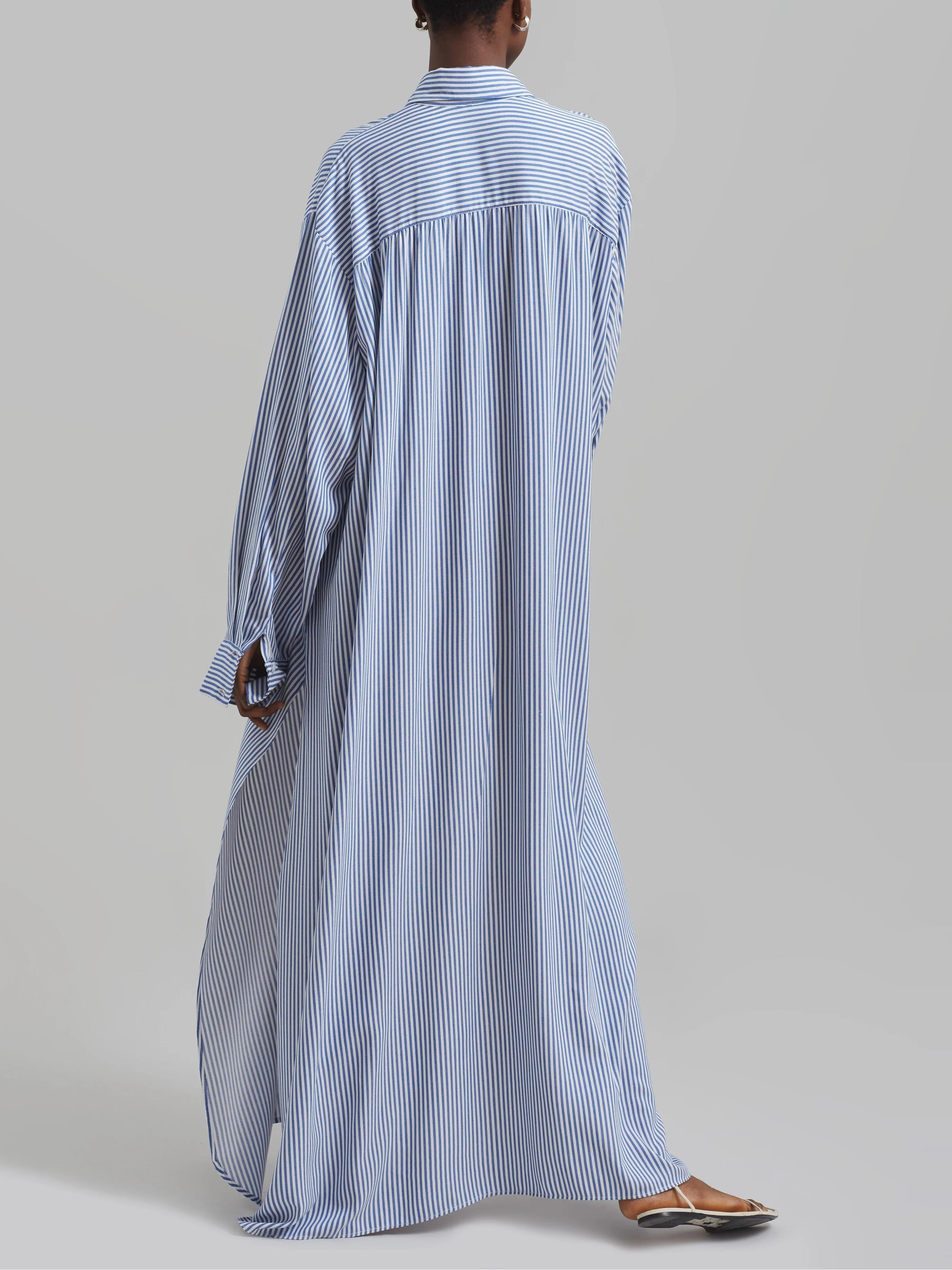 Avery Fluid Hemdblusenkleid - Weiß/Blau gestreift