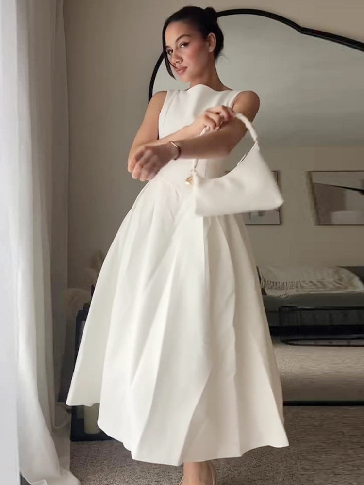 ÄRMELOSES RÜCKENFREIES KLEID