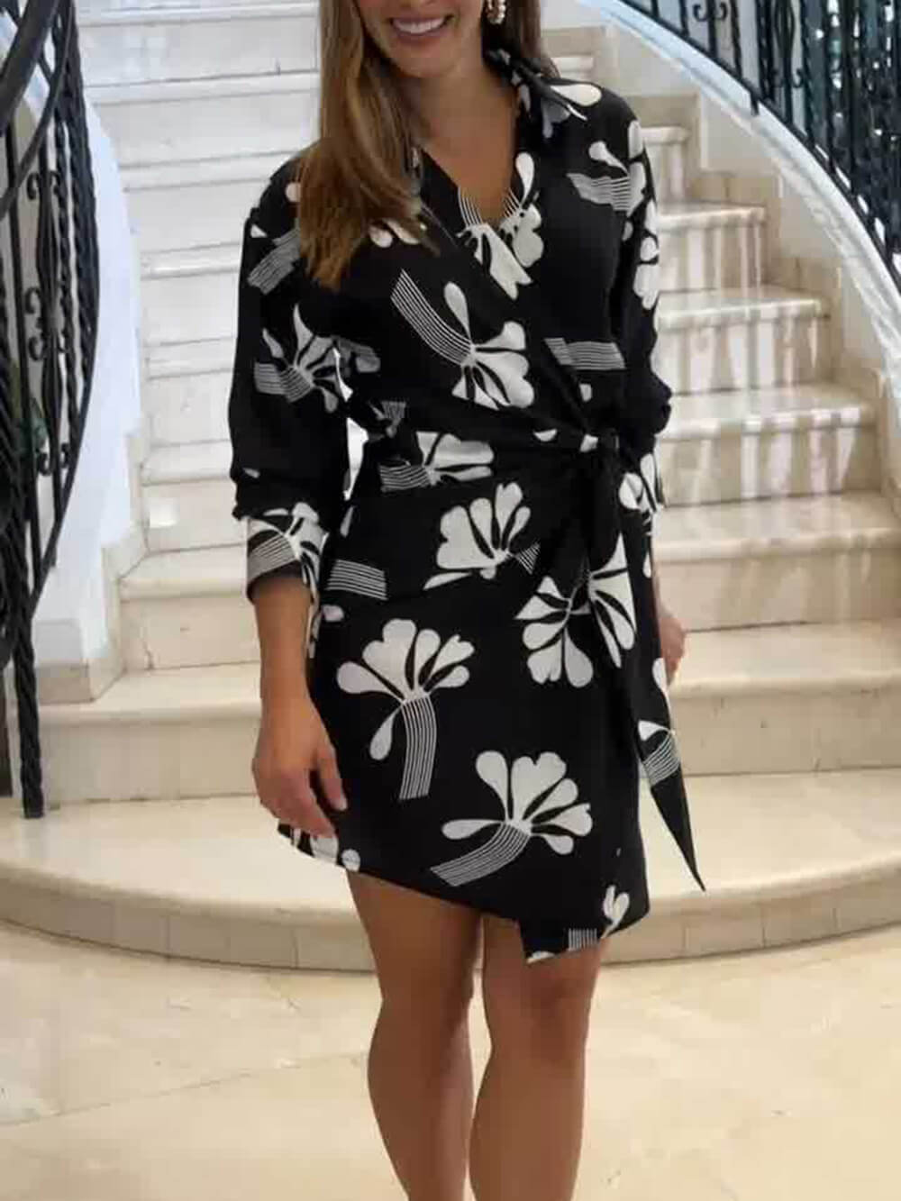 Wickelkleid mit Blattmuster