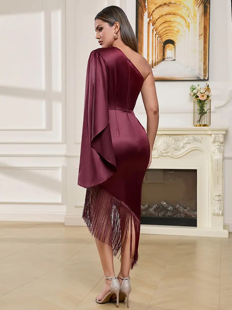 Asymmetrisches One-Shoulder-Kleid mit Quasten