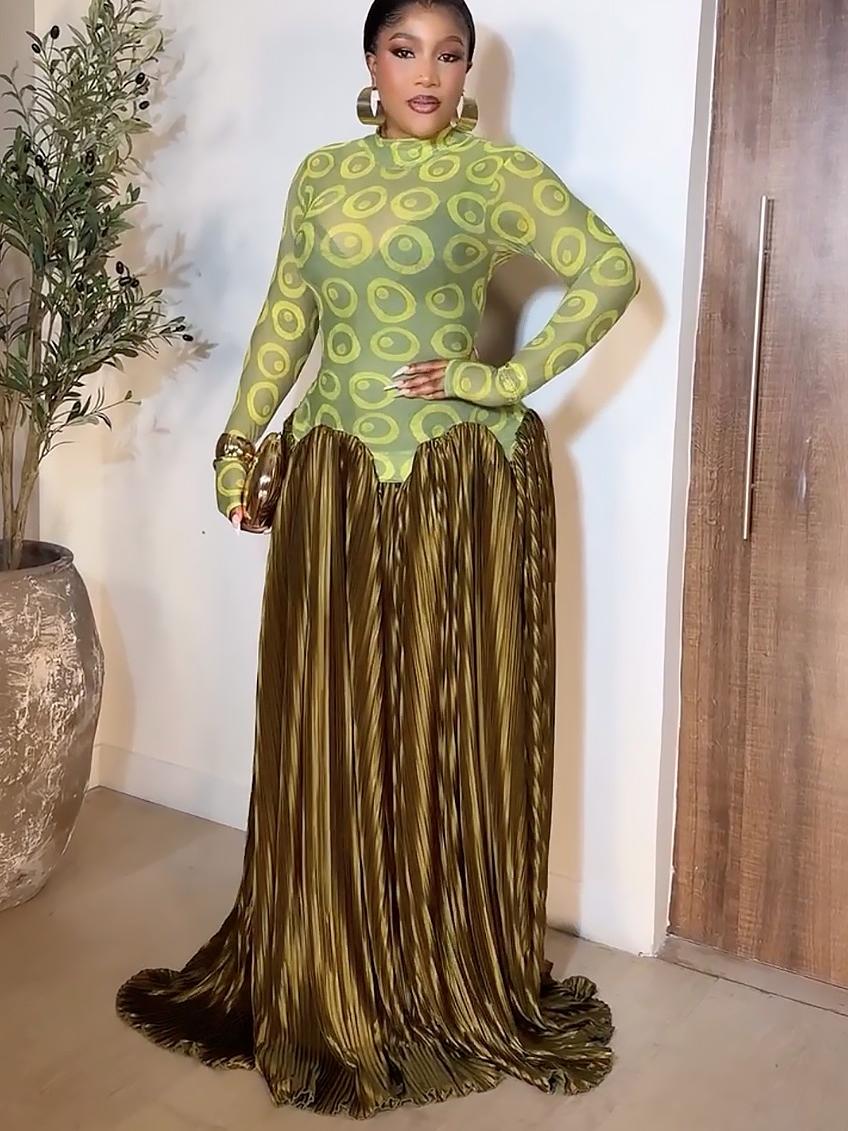 Maxikleid mit Falten und Netz-Einsätzen im Retro-Stil