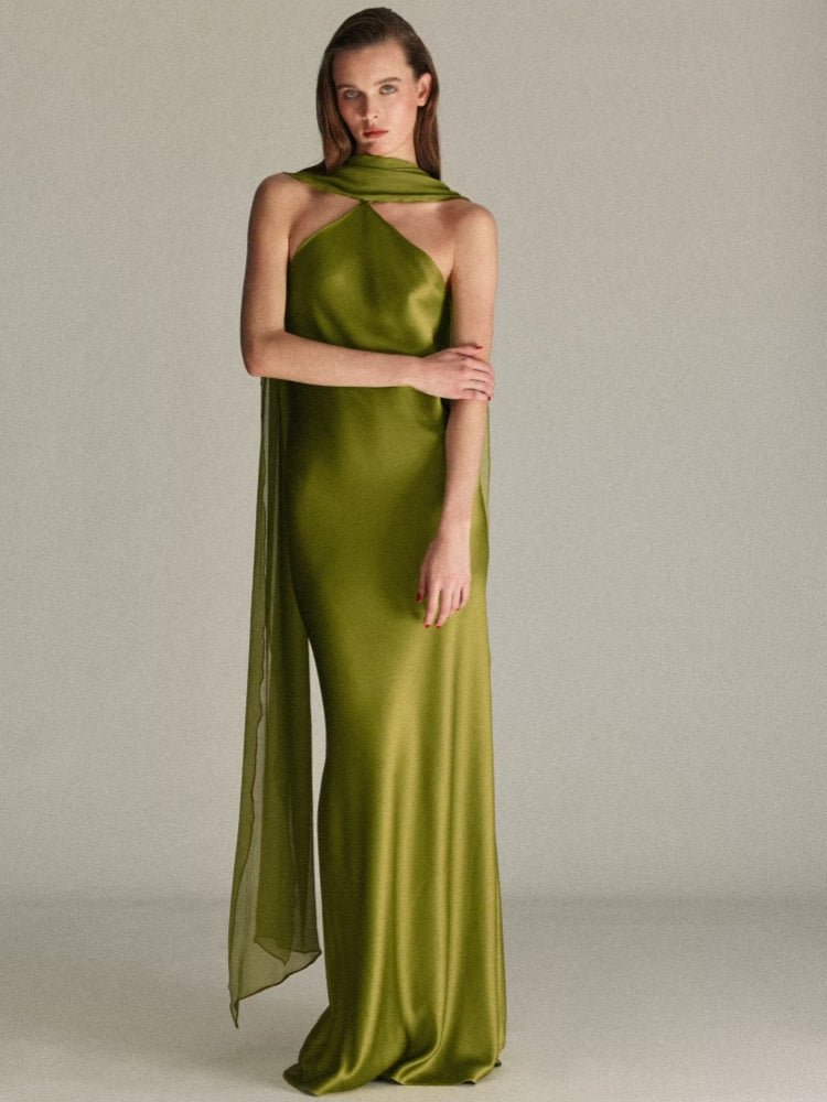 Das Kleid mit abnehmbarem Umhang