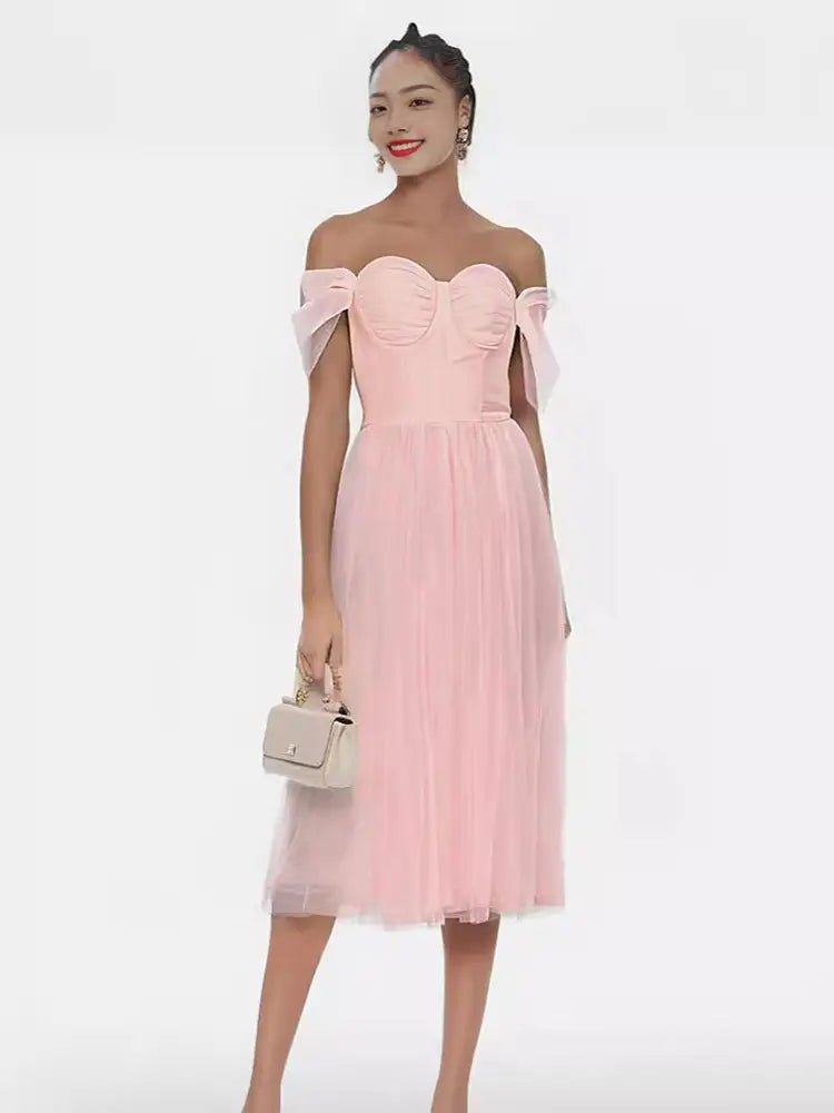 Schlauchkleid mit Mesh-Einsatz