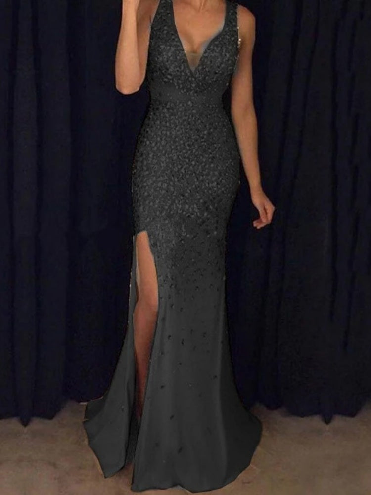 Glitzerndes hochtailliertes Abendkleid