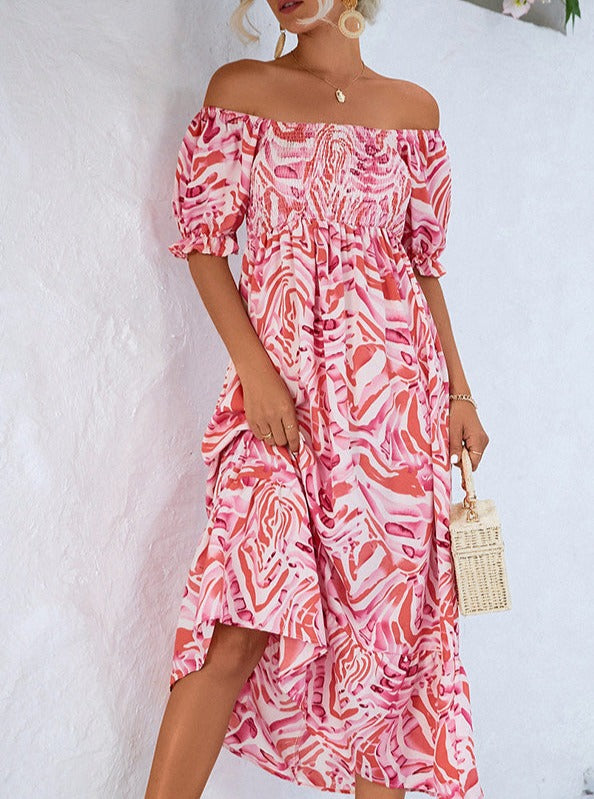Gesmoktes schulterfreies Midikleid mit Print