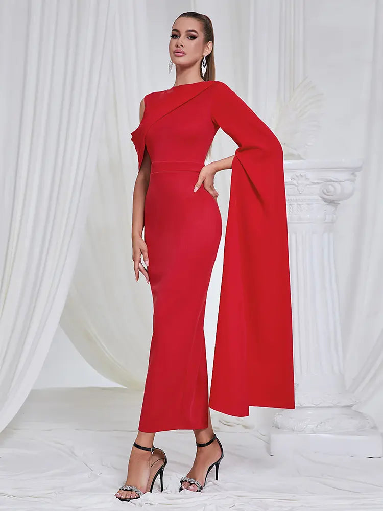 Asymmetrisches Abendkleid mit Schulterschlitz