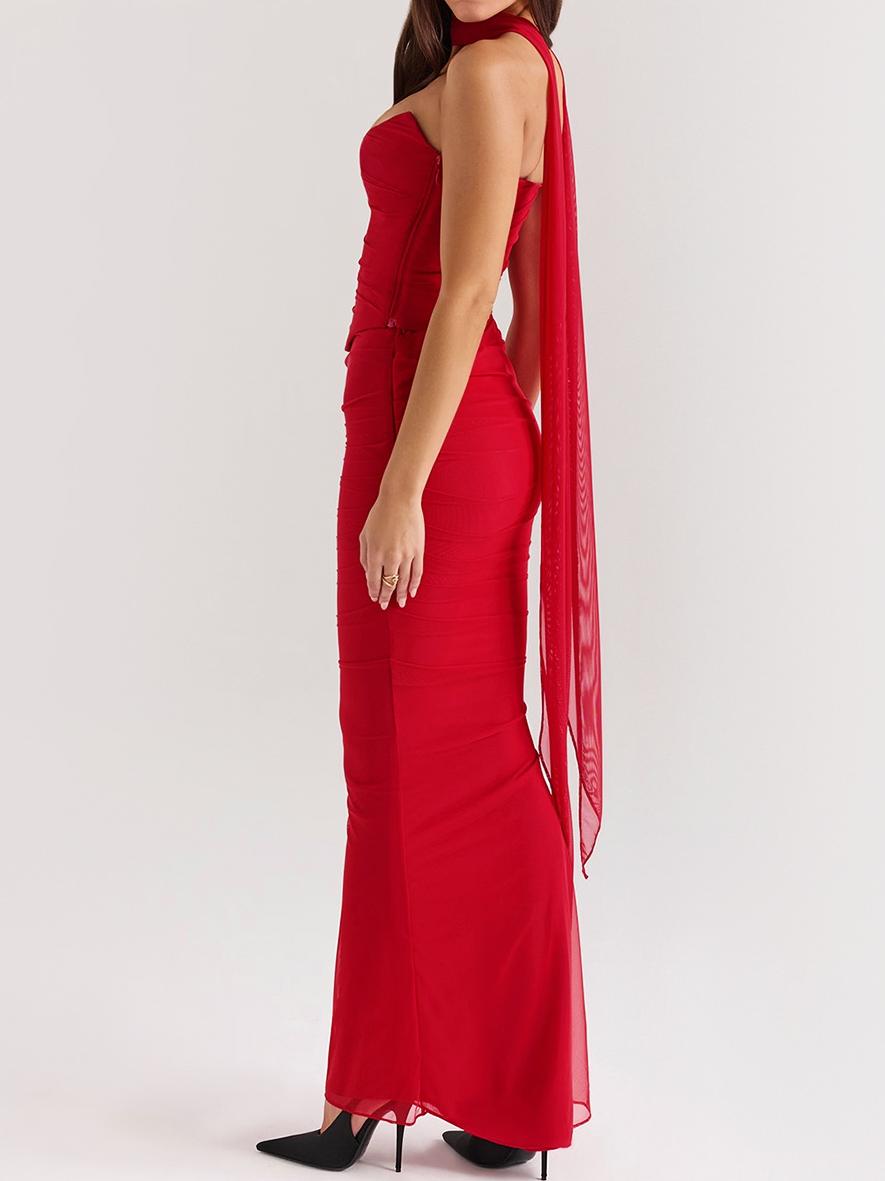 Rotes trägerloses Oberteil und Rock mit hoher Taille und Schleife im Set