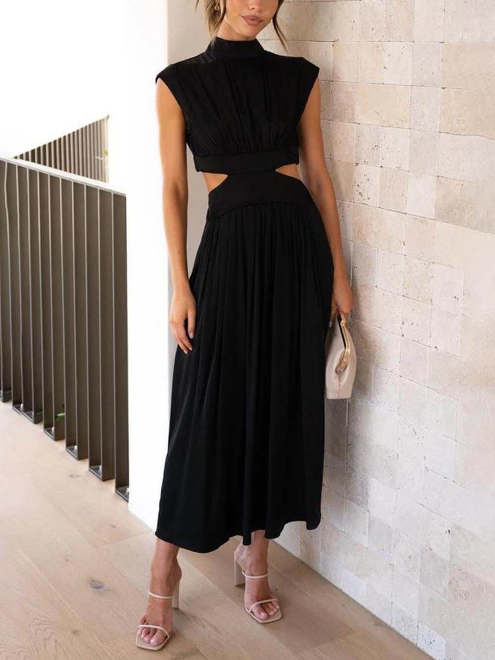 Midikleid mit Cut-out-Taille und Taschen für den Urlaub