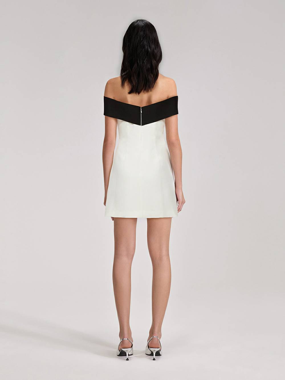 Off-Shoulder-Kleid mit Schleife