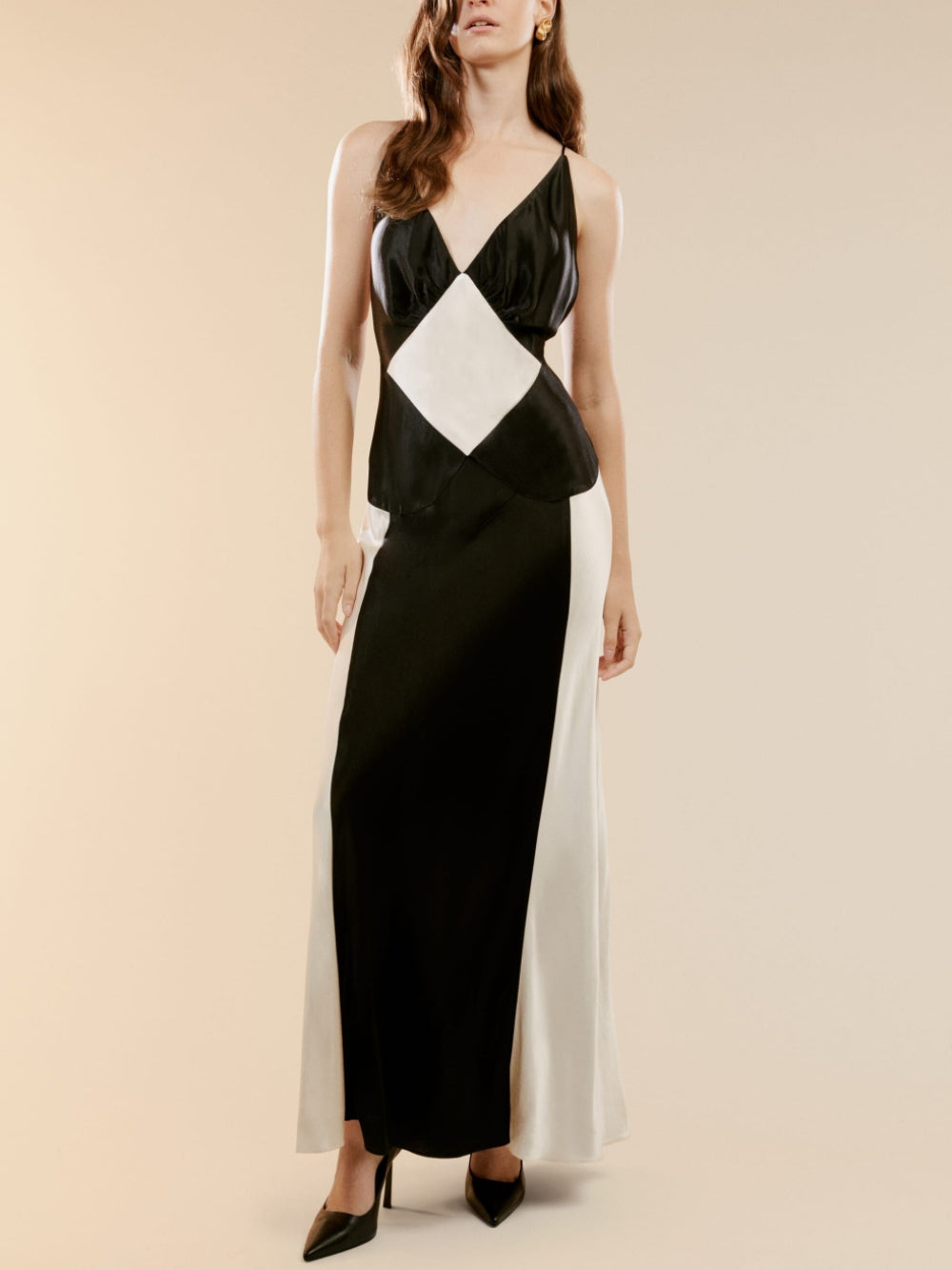 Schwarzes Maxi-Kleid mit Elfenbeinkontrast