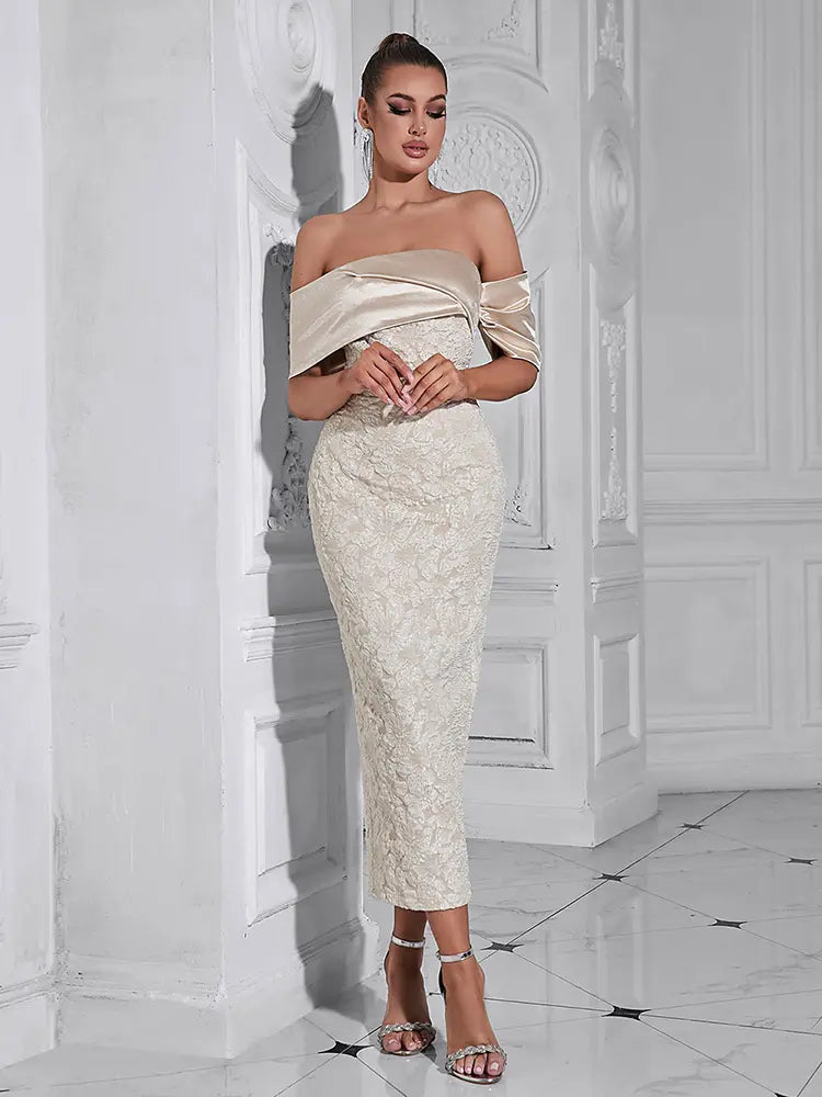 Trägerloses Abendkleid aus Jacquard mit Rückenschlitz