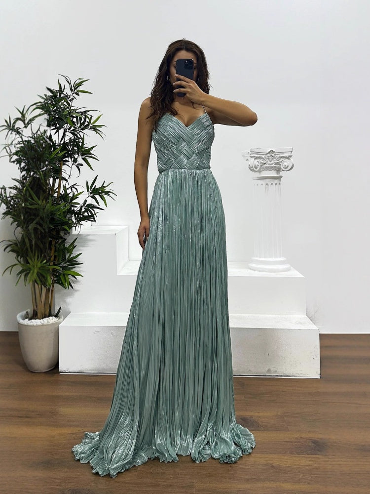 Plissiertes ärmelloses Maxikleid
