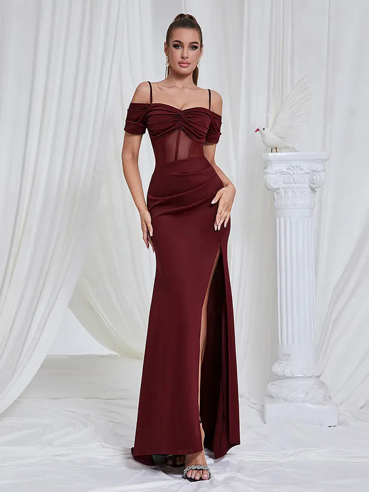Sexy Trägerloses Kleid mit Cutouts und Schlitz