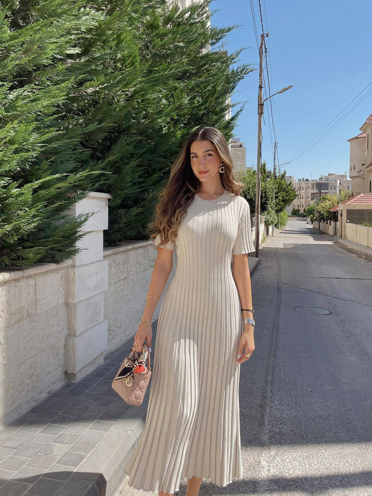 Legeres gestreiftes Maxikleid mit Rundhalsausschnitt